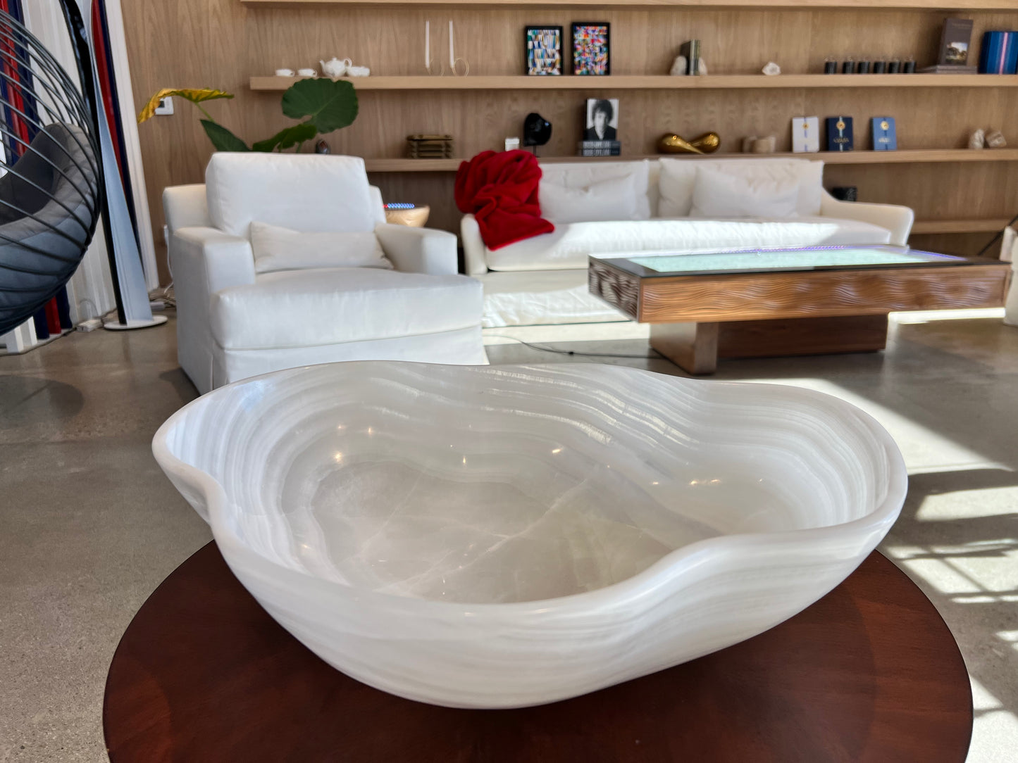 Hand-Carved White Onyx Bowl – Serene Crystal Accent from Mexico 19"