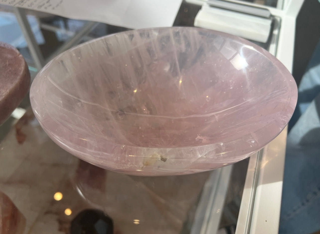 Hand-Carved Rose Quartz Bowl – Sculptural Crystal Accent for Modern Interiors