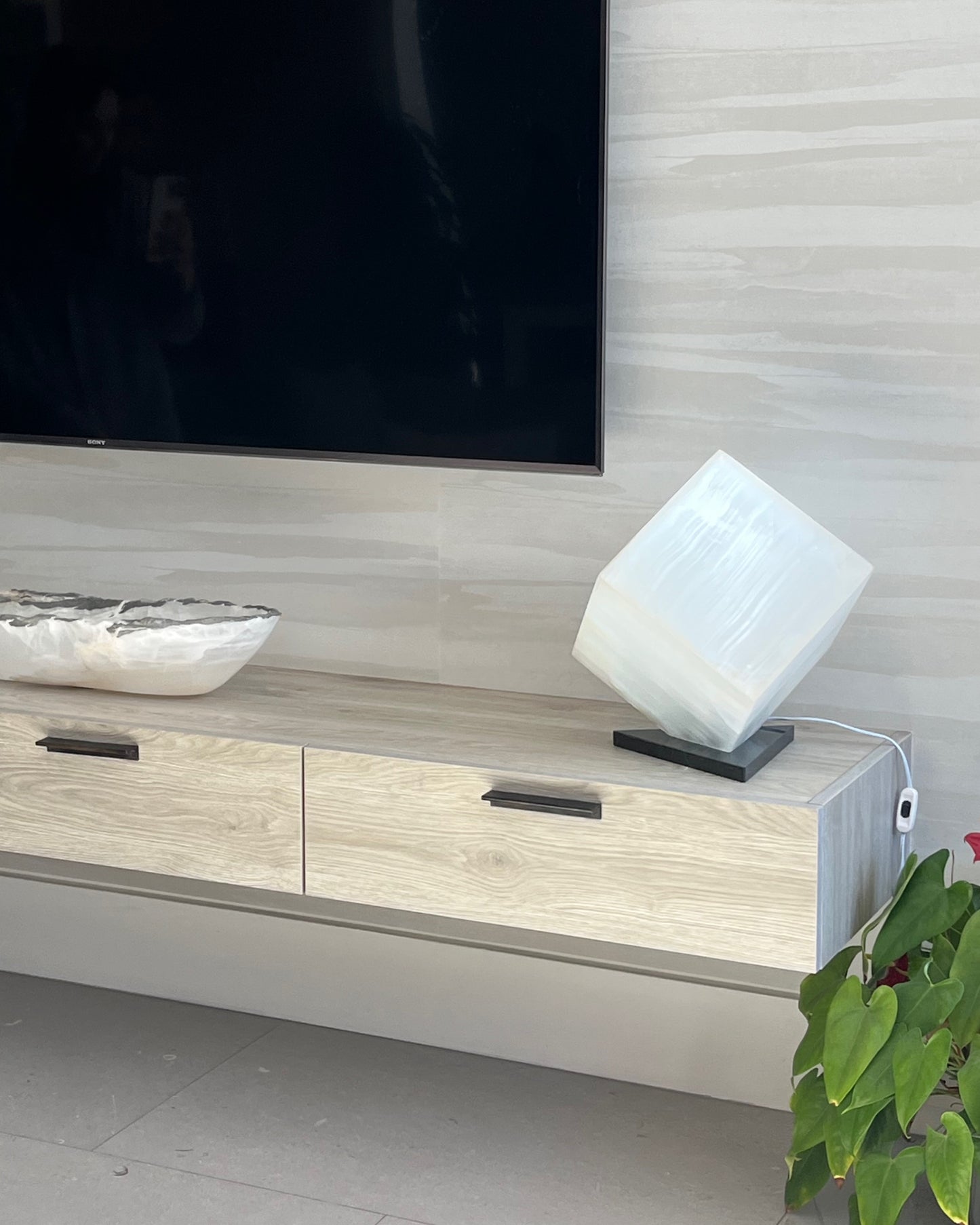 White Onyx Prism Cube Lamp (10”)